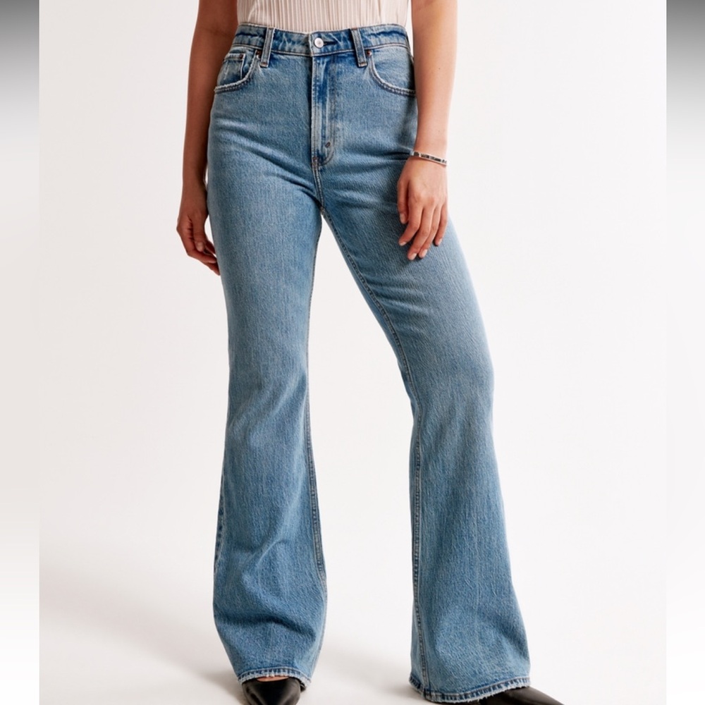 Women’s Abercrombie & Fitch‎ Curve Love High Rise Vintage Flare Jeans NWT